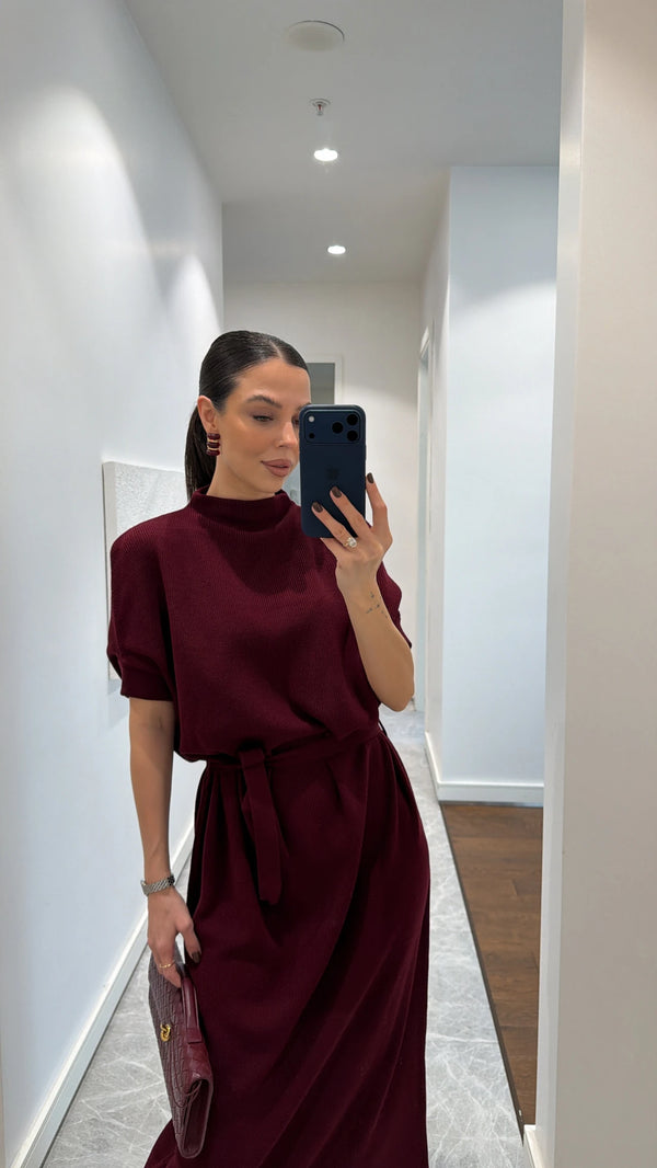 فستان ميدي محبوك بحزام