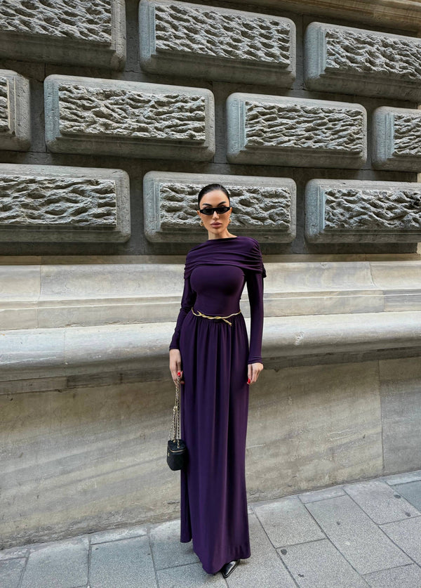 فستان بنفسجي ملكي مع شال كتف مدمج