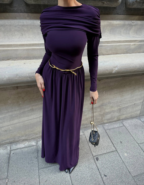 فستان بنفسجي ملكي مع شال كتف مدمج