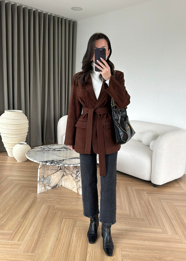 جاكيت شمواه برباط على الخصر