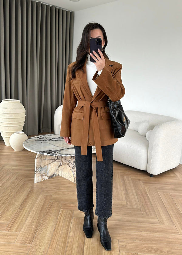 جاكيت شمواه برباط على الخصر