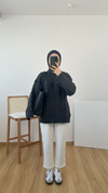 بلوزة محبوكة سميكة مفصلة