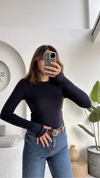 بلوزه ( Oysho ) بفتحه اصبع باللون الكحلي