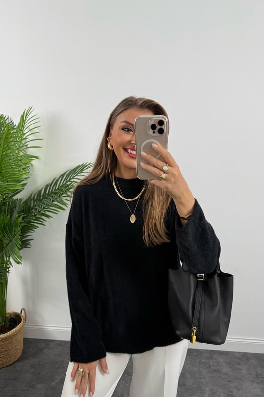 بلوزة ناعمه