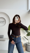 بلوزه ( Oysho ) بفتحه اصبع باللون البني