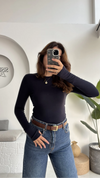 بلوزه ( Oysho ) بفتحه اصبع باللون الكحلي