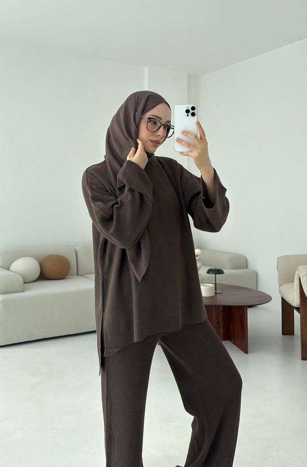 طقم تريكو سيلانيك بني