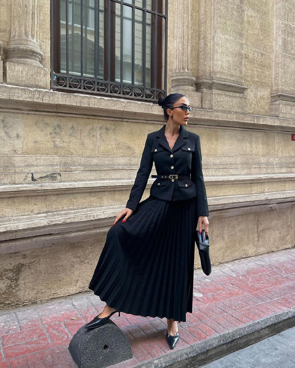 طقم بليزر مع تنورة اسود Gabriela Set - Sateen style