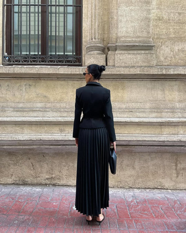 طقم بليزر مع تنورة اسود Gabriela Set - Sateen style